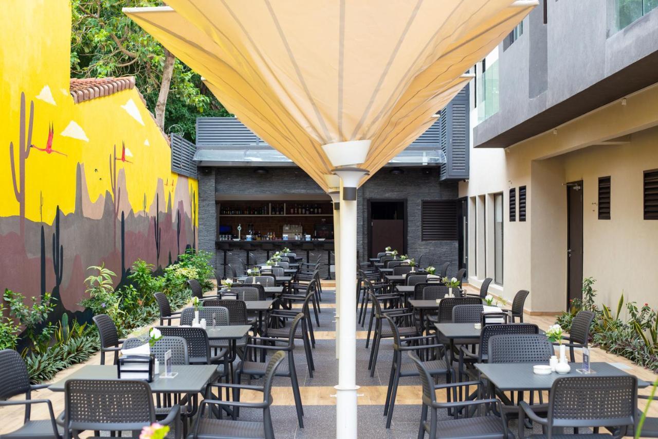 Silver Moon Hotel Abidjan Exterior photo