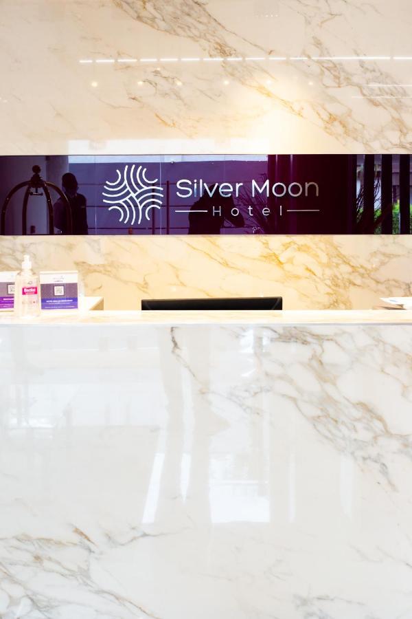 Silver Moon Hotel Abidjan Exterior photo