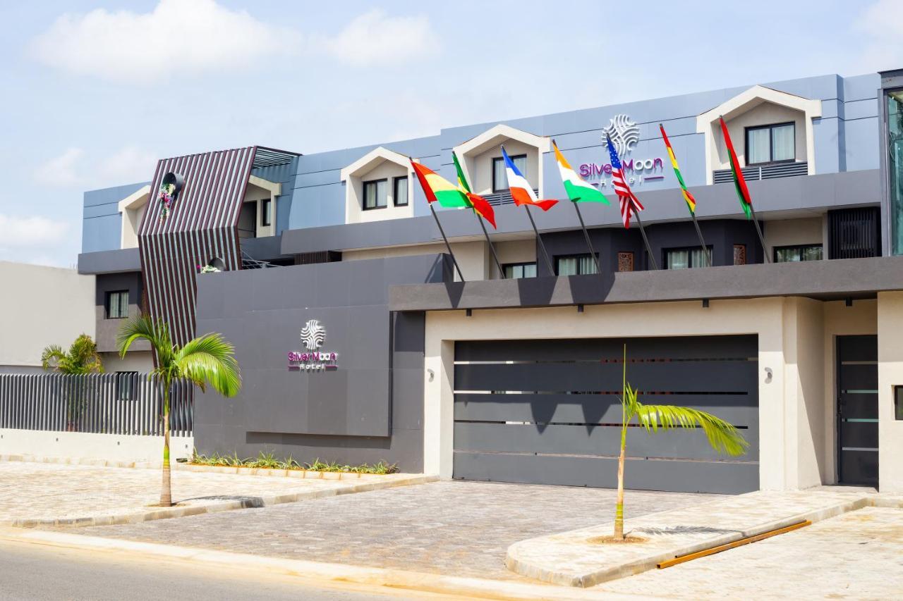 Silver Moon Hotel Abidjan Exterior photo